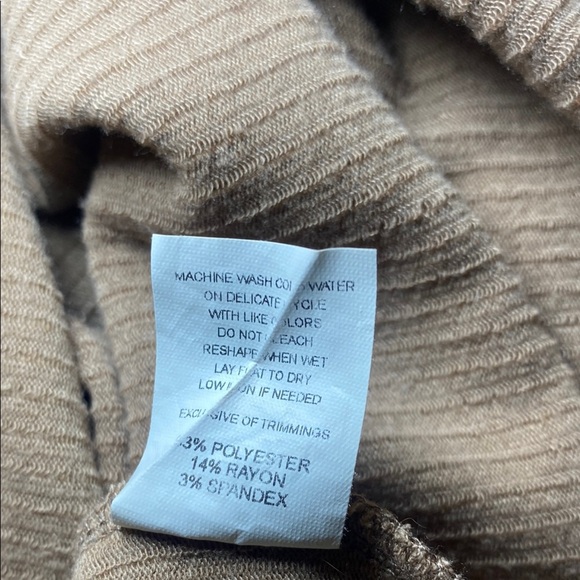 Elegant Brown Ribbed Mini Dress - Picture 4 of 6